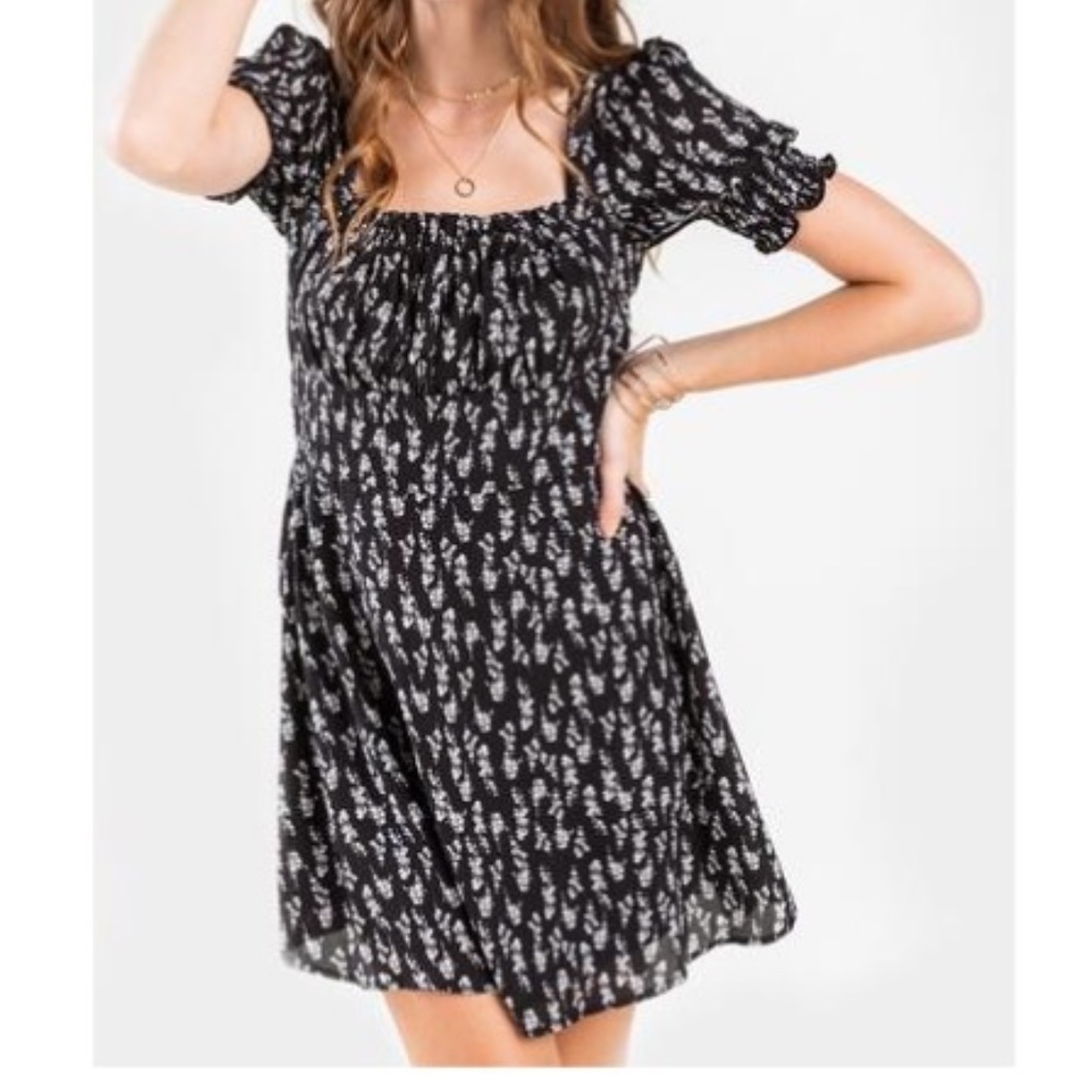 Francesca's Collections Black and White Mini Dress